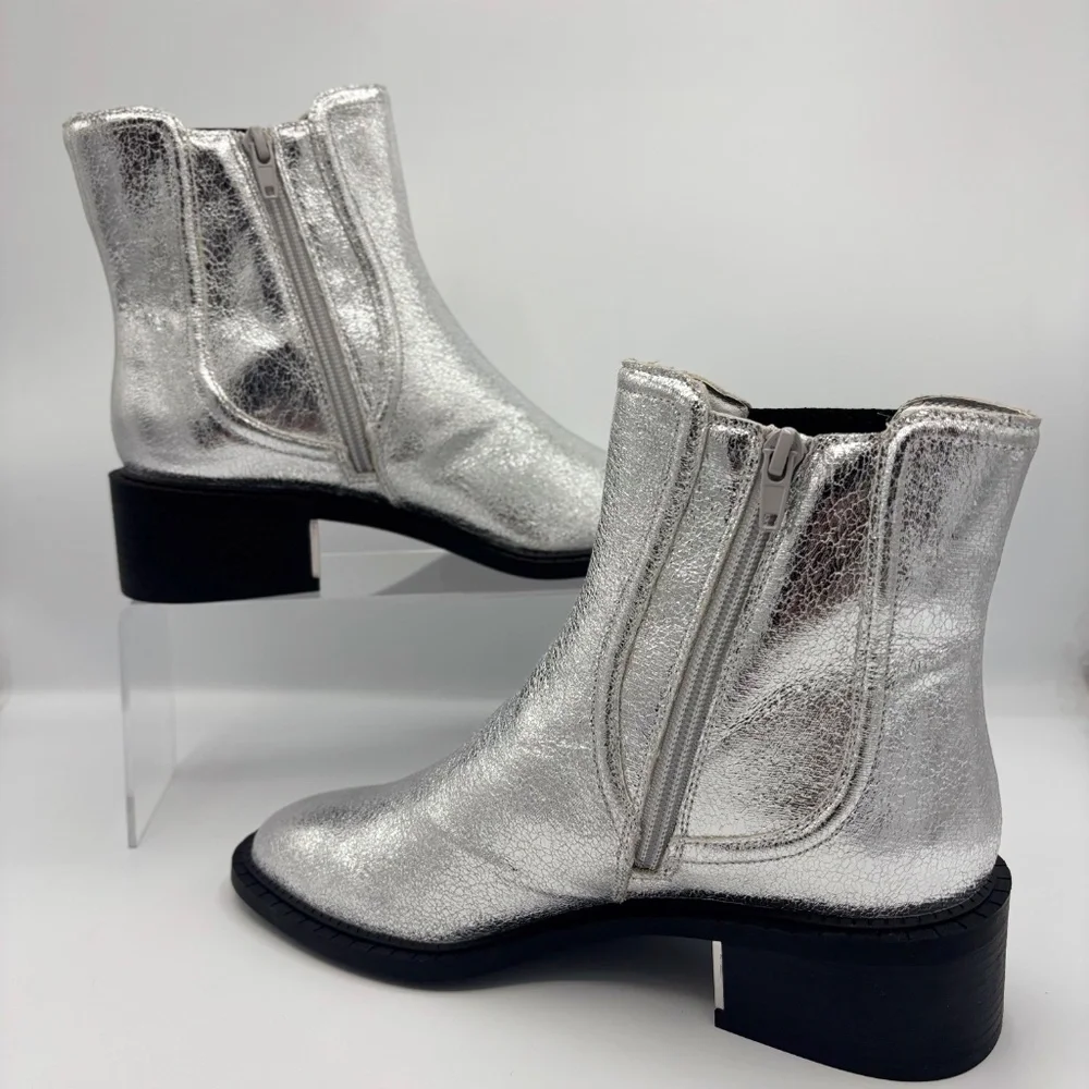 BCBGeneration Barini Silver Metallic Cutout Ankle Boots 6.5M Western Festival